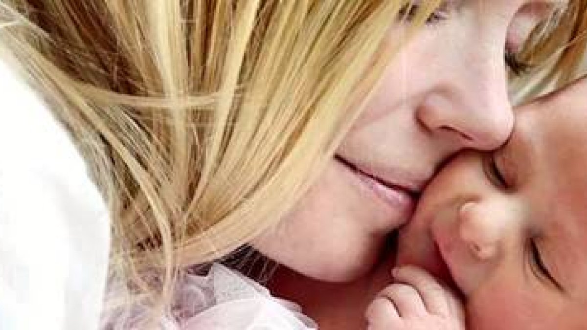 Toda la información que le llega a las jóvenes sobre la maternidad incide en los aspectos negativos para ella como mujer, lamenta Rachele Sagramoso.