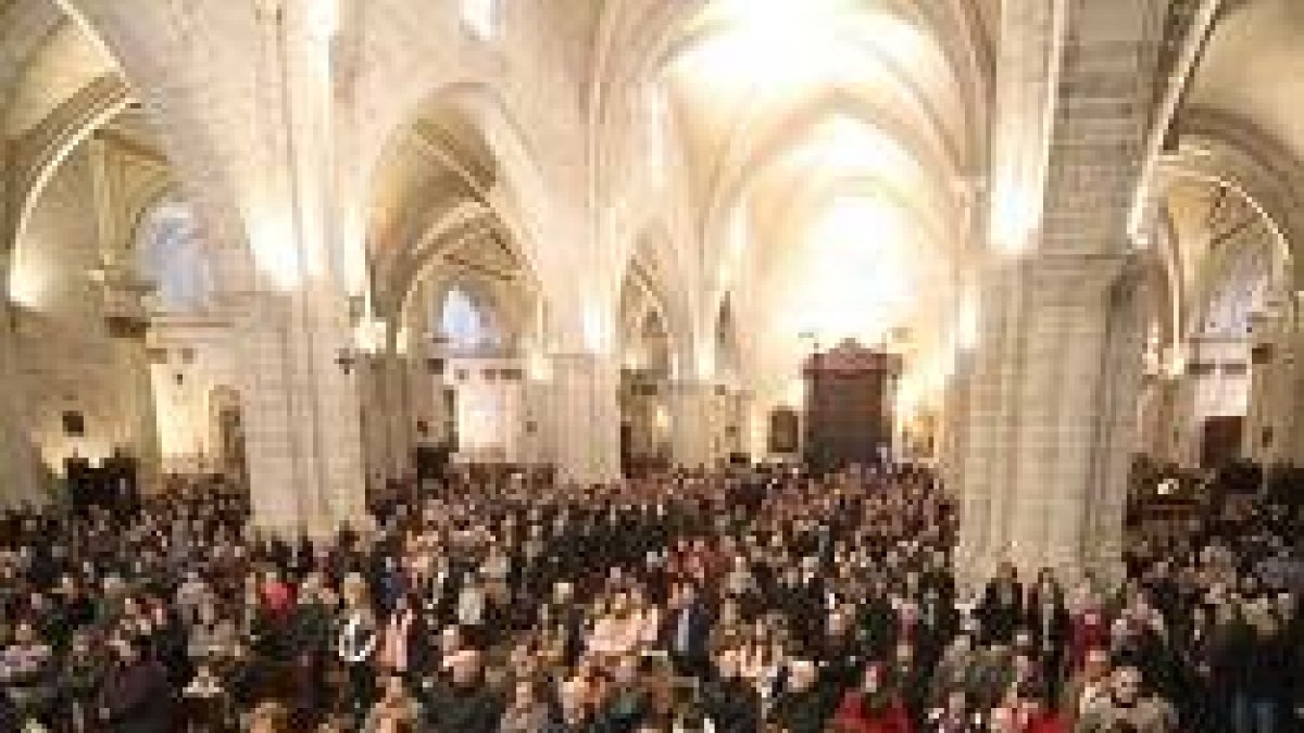 La Iglesia, pese a la sensación que se ofrece de crisis, crece cada año en unos 15 millones de católicos
