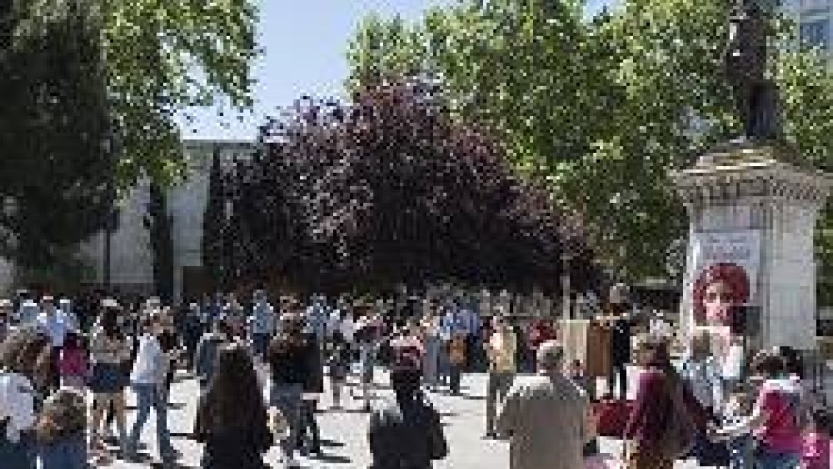 Estas celebraciones de aproximadamente una hora de duración se raeliza durante los domingos del tiempo pascual.