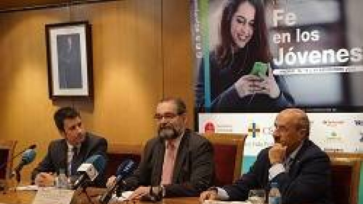 Bullón de Mendoza, presidente de la ACDP, durante la presentación del Congreso