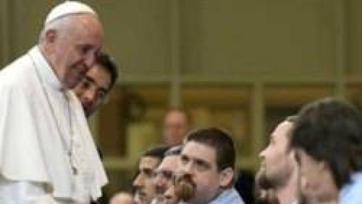 El Papa Francisco durante su visita a una cárcel en Filadelfia, EEUU, en 2015