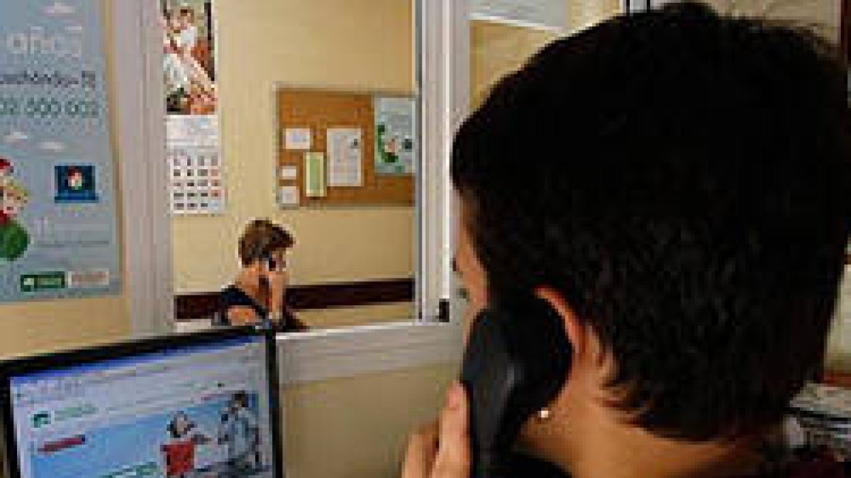 El Teléfono de la Esperanza: las llamadas por temas suicidas en España han aumentado un 30%