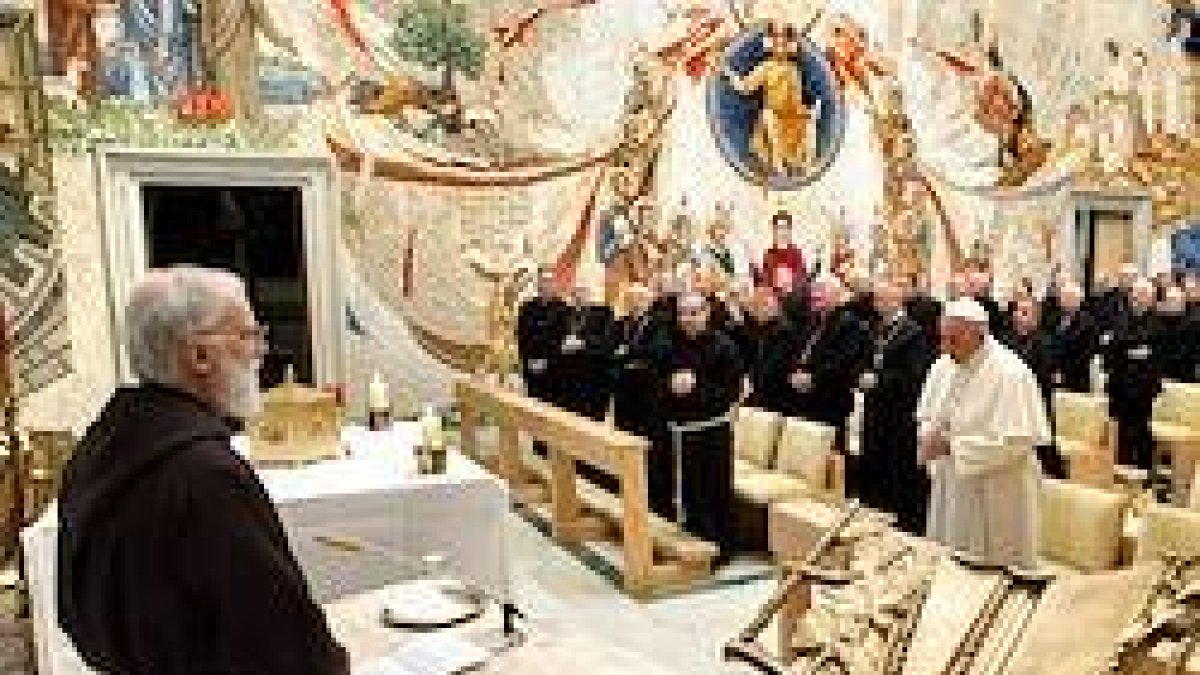 Imagen de la predicación del padre Cantalamessa a la Curia romana el pasado Adviento.