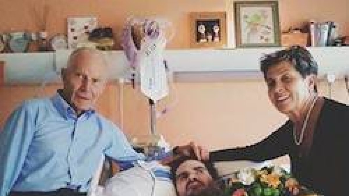 A los padres de Vincent Lambert se les van agotando las instancias judiciales y políticas para salvar la vida de su hijo, a pesar de que los informes médicos no ven «irracional» seguir alimentándole.