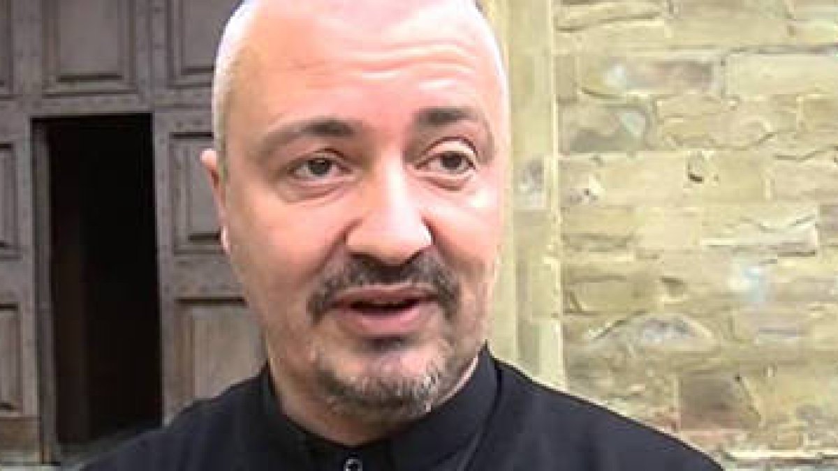 Daniele Leoni tiene 48 años y ahora es pastor de 750 fieles cerca de la Toscana