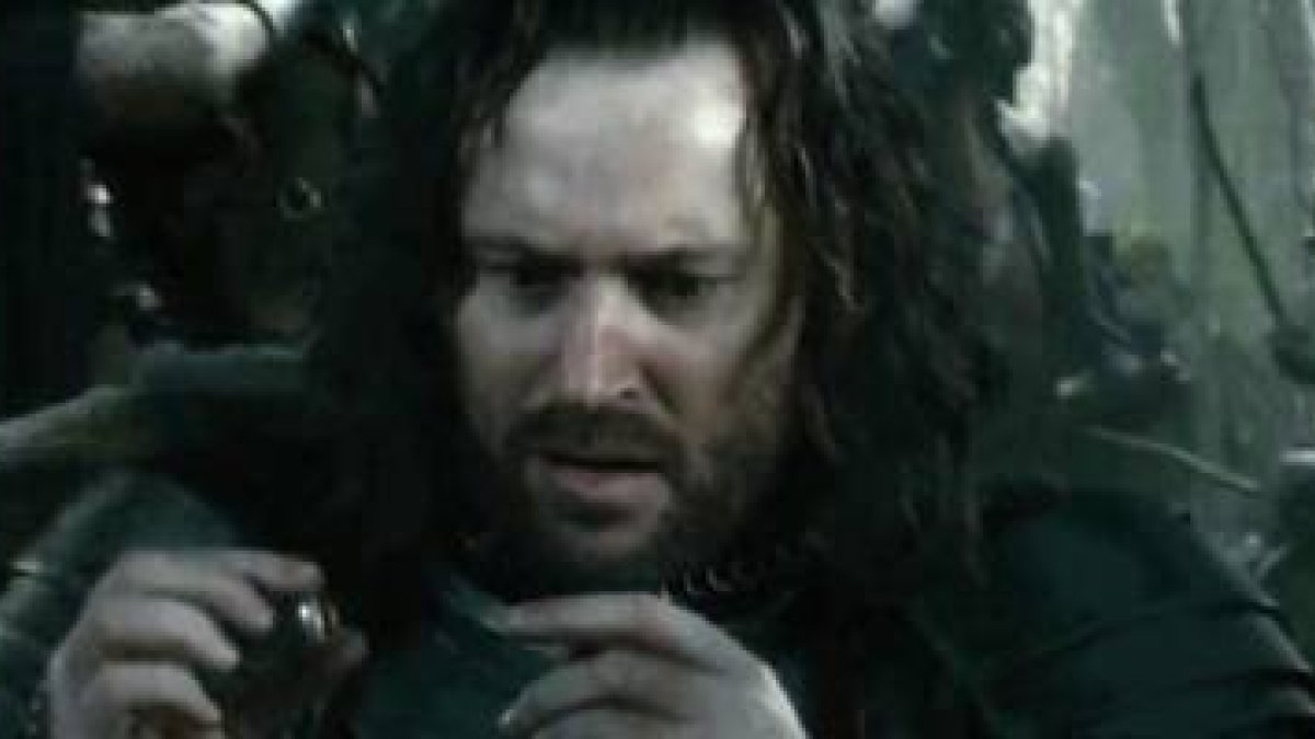 Isildur con el Anillo Único - los Anillos y su forja volverían a ser protagonistas si la teleserie se ambienta, como parece, en la Segunda Edad