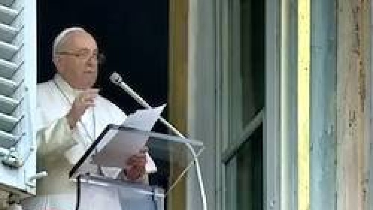 A partir de este domingo y hasta el viernes, el Papa suspende su agenda para hacer ejercicios espirituales.