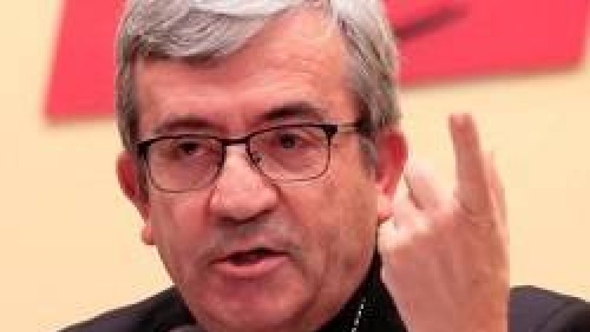 El portavoz de los obispos ha hablado también de la reforma educativa, la crisis demográfica y los casos de abusos en la Iglesia