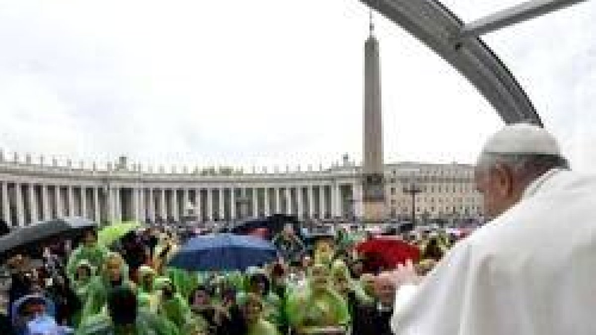 El Papa continúa su explicanción del Padre Nuestro, explicando la importancia del pedir perdón y evitar la soberbia