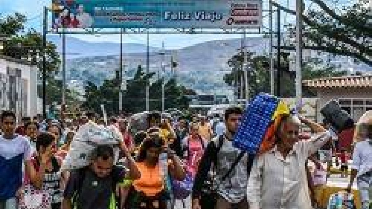 Miles de venezolanos están abandonando el país por la crítica situación que vive el país