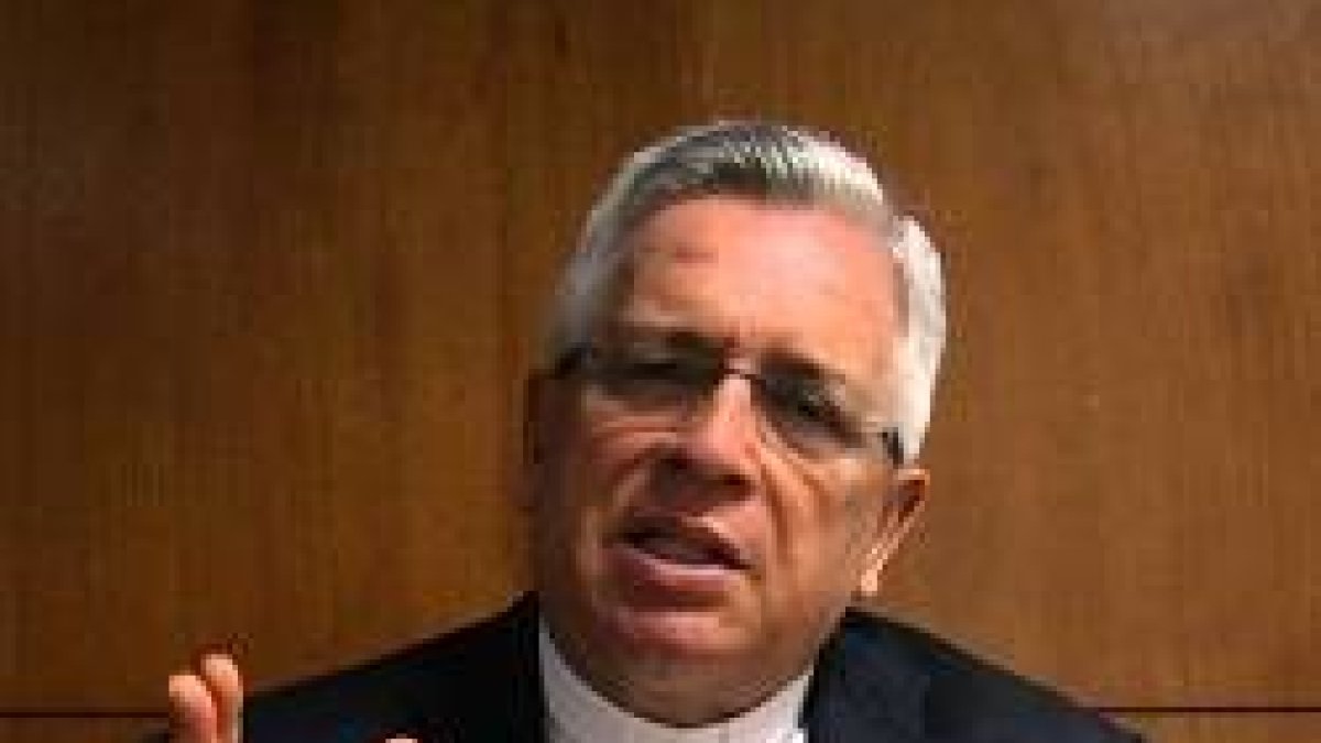 El arzobispo de Calí alerta de la enorme violencia que se da en el país y pide que se actúe para evitarla.