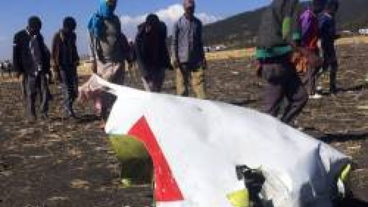 El avión que salía de Adí Abeba hacia Nairobi se estrelló y murieron todos sus ocupantes, incluyendo dos misioneros y varios cooperantes