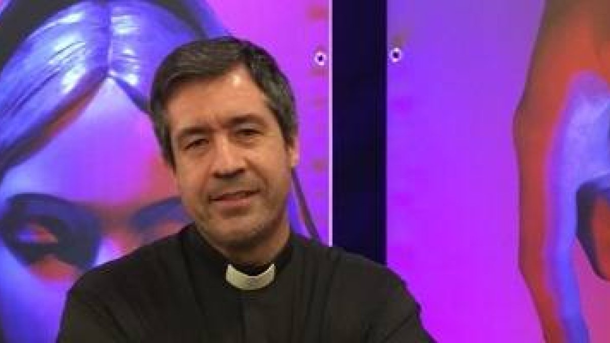 Rafael Pérez Huete, párroco de los Santos Inocentes, en Madrid, ya de niño conoció de cerca la muerte y la lejanía de Dios... pero Él lo reservó y lo llamó a servirle