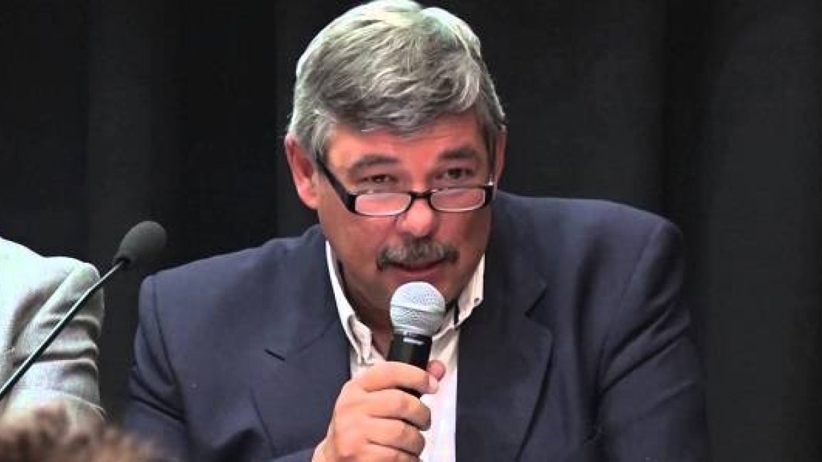 Jesús Silveyra es además de escritor, Subsecretario de Mercados Agropecuarios del gobierno de Argentina