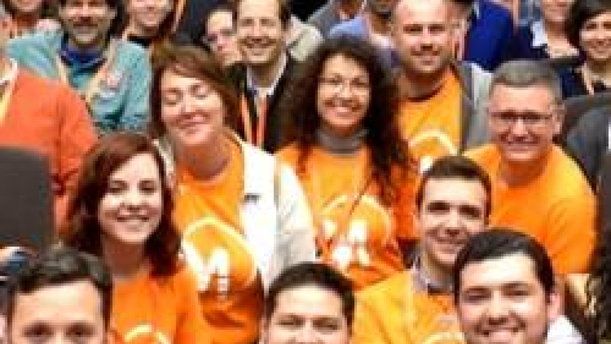 Participantes en un encuentro de iMisión - ahora, sus ideas y know how, las ponen en Twitter al acceso de quien quiera evangelizar en Internet