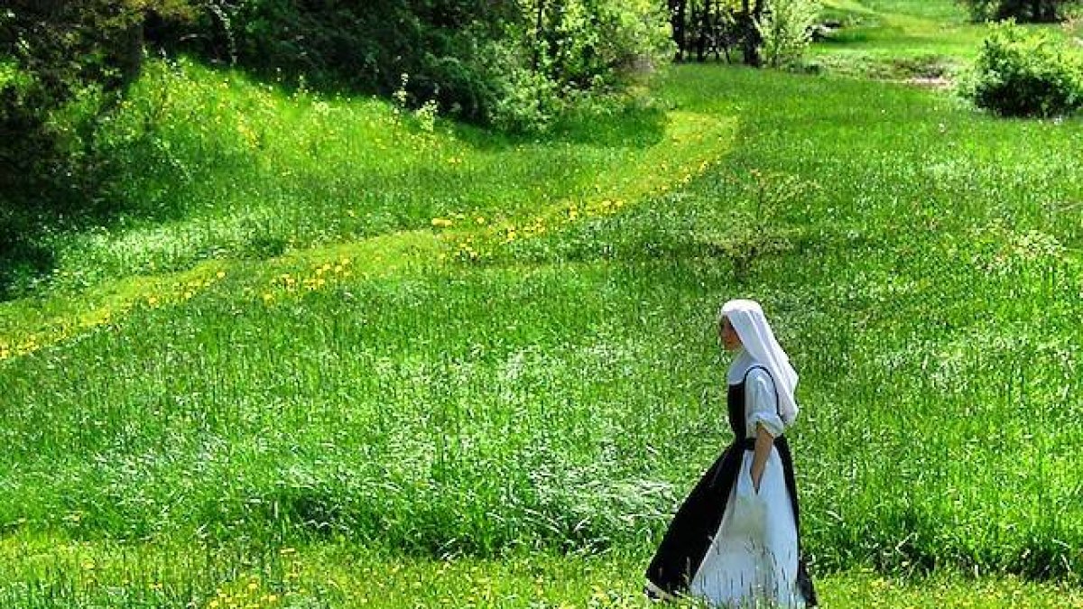 El monasterio del Valle de Nuestra Señora amplía terrenos y construcciones. Las monjas viven con fidelidad estricta a la regla de San Benito.