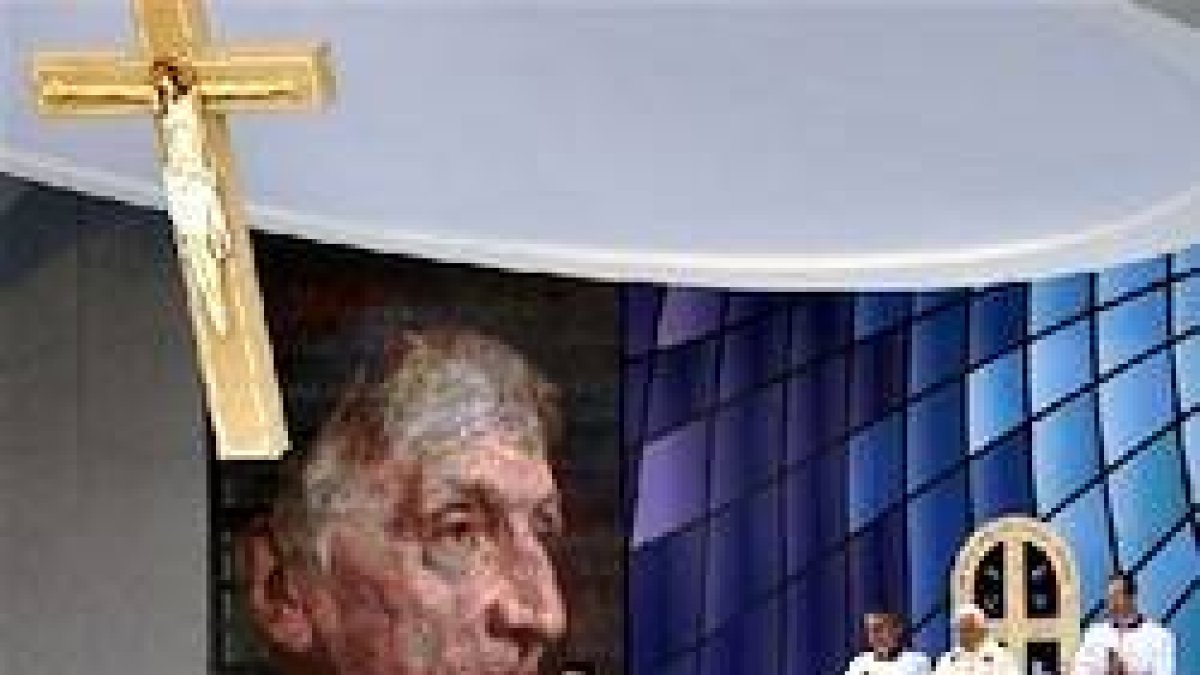 Benedicto XVI beatificó al cardenal John Henry Newman el 19 de septiembre de 2010 en el Cofton Park de Rednal (Birmingham), durante su viaje apostólico al Reino Unido.