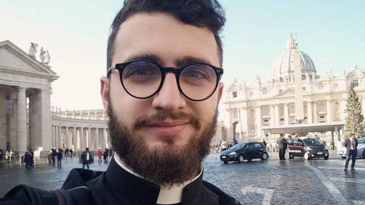 Mihai es católico bizantino y en estos momentos se encuentra como seminarista estudiando en Roma