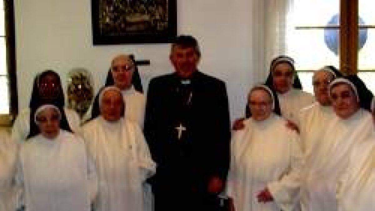 Braulio Rodríguez visitando a las dominicas de Corpus Christi en Valladolid