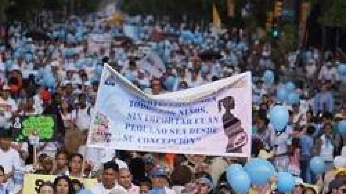 Más de 100.000 personas participaron en la marcha