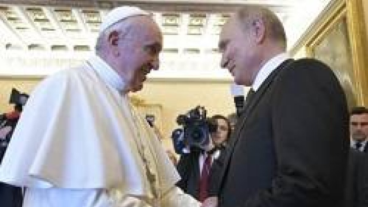 El encuentro entre el Papa y el presidente ruso duró aproximadamente una hora