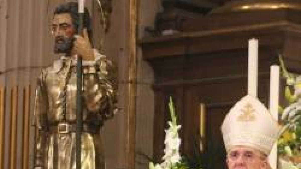 El cardenal Osoro, arzobispo de Madrid, predica en la Colegiata de San Isidro, patrón de la capital de España y santo popular desde el siglo XII