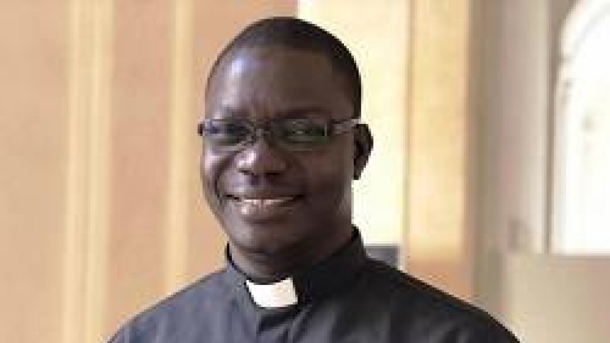 Augustine ha sido enviado a Roma a estudiar Comunicación Institucional en la Universidad de la Santa Cruz / CARF