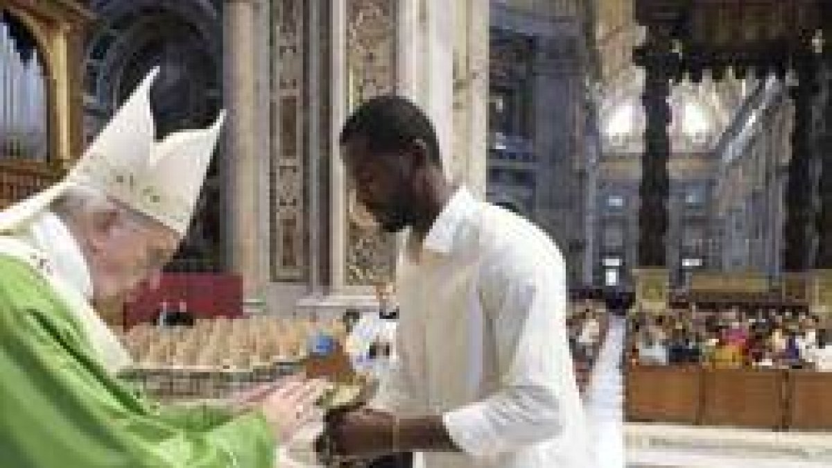 Misa por los migrantes en San Pedro del Vaticano con el Papa Francisco
