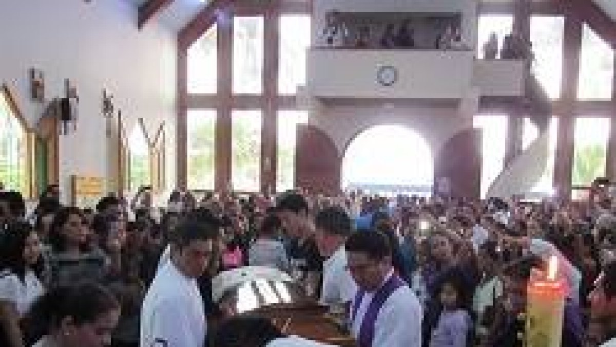 El asesinato del padre Cecilio ha dejado conmocionados a los católicos salvadoreños