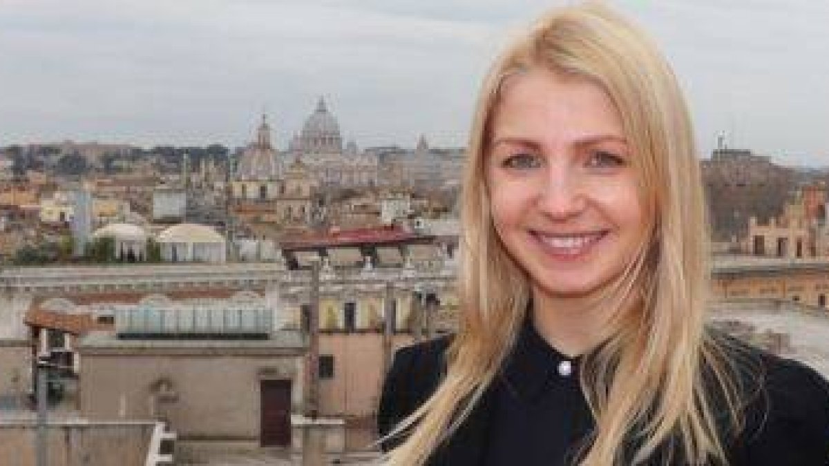 Reena Tolmik en Roma, donde estudia Comunicación Institucional para servir a la Iglesia en Estonia... hace 5 años que es católica