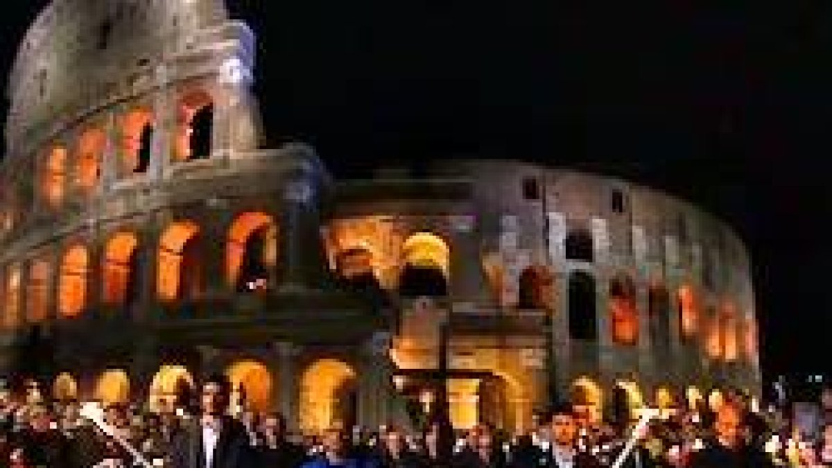 Las meditaciones del Via Crucis del Coliseo fueron confiadas por el Papa a Sor Eugenia Bonetti, misionera de la Consolata, presidente de la asociación Slaves no More [No más esclavos].