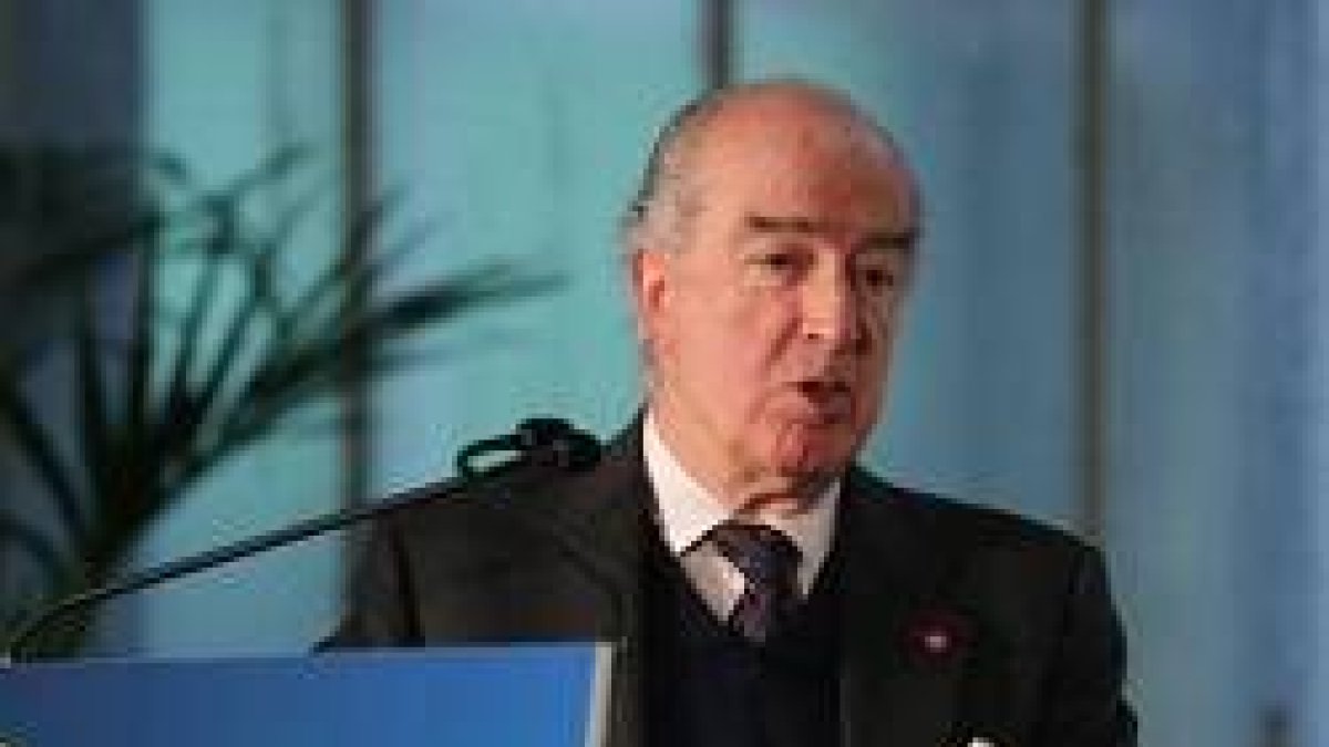 Antonio Saínz de Vicuña, presidente de Ayuda a la Iglesia Necesitada en España, recogió el galardón