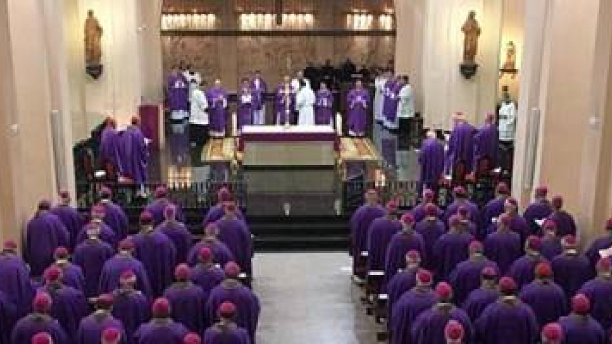 Los obispos españoles ya visitaron el Cerro de los Ángeles y su basílica en Cuaresma, como recoge la foto... pero el 30 de junio vuelven al gran evento