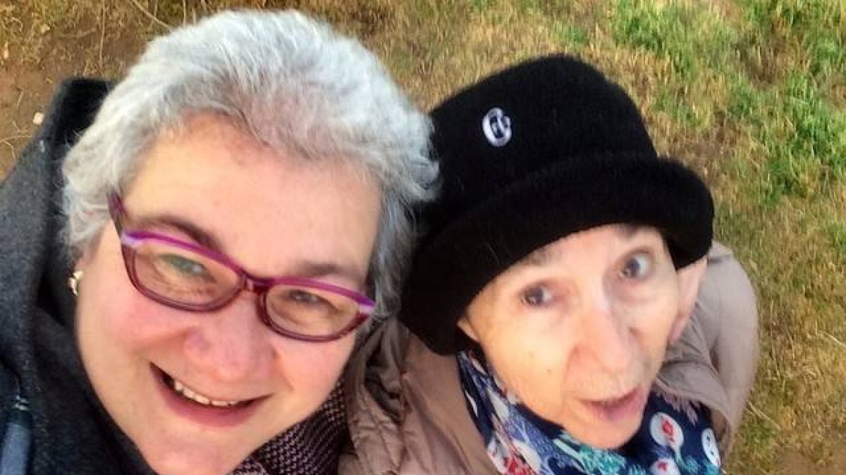 Helena Faccia, colaboradora de ReL, ofrece un bello y profundo testimonio sobre su experiencia junto a su madre desde que ella sufre Alzheimer.