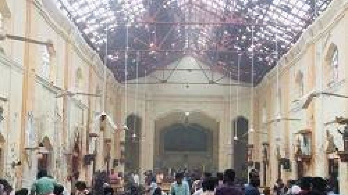 Así ha quedado una de las iglesias atacadas durante la celebración religiosa en el Domingo de Resurrección