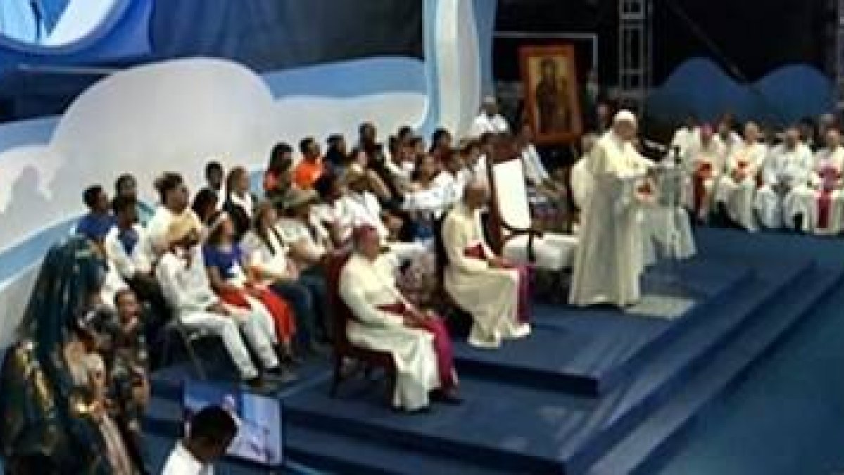 El Via Crucis con los jóvenes en Cinta Costera puso punto final a la jornada del Papa en Panamá.