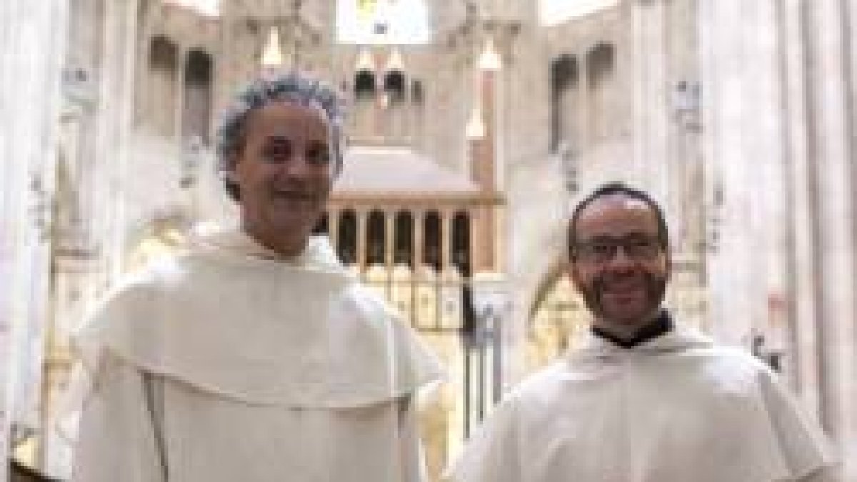 Los dominicos Félix Hernández, pintor, y Antonio Praena, escritor y poeta premiado, hablan de su libertad creativa y su lazo con lo espiritual