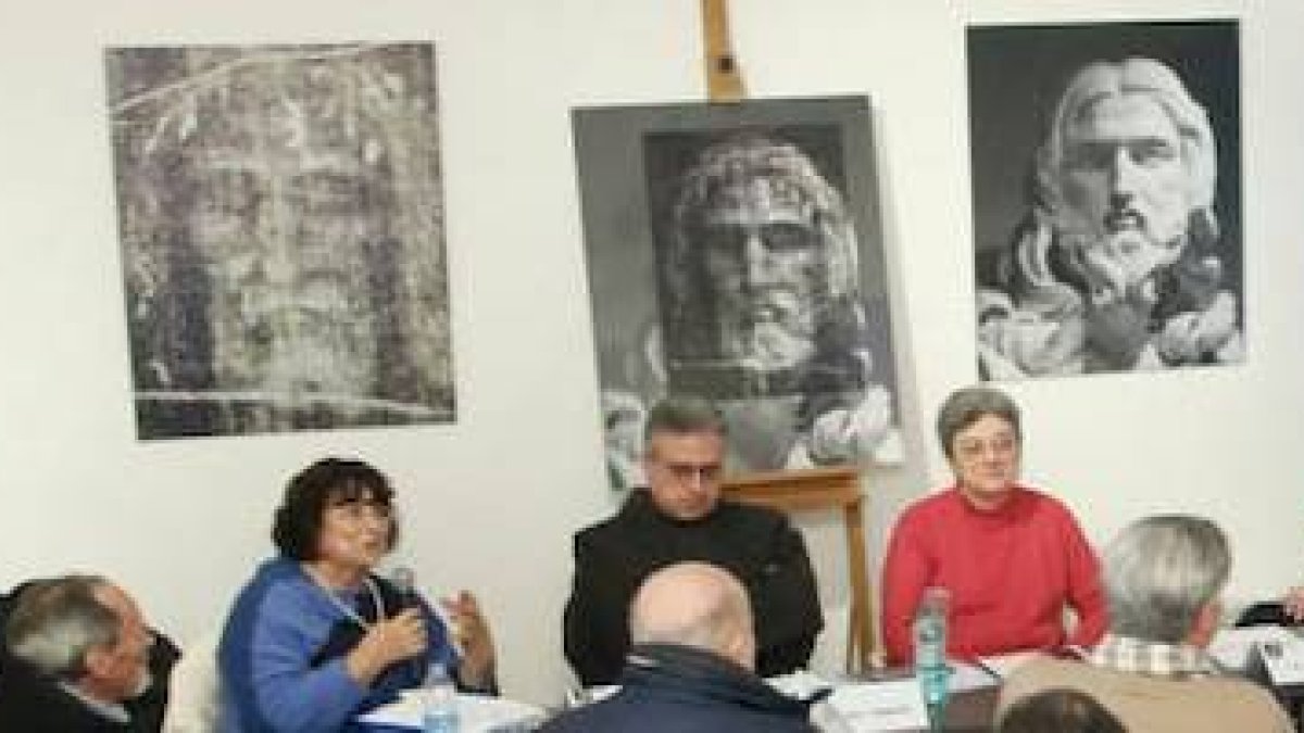 Daniela di Sarra presentó este viernes su libro sobre Bernini y la Sábana Santa. Foto: Carmelo Daniele / Roma Daily News.