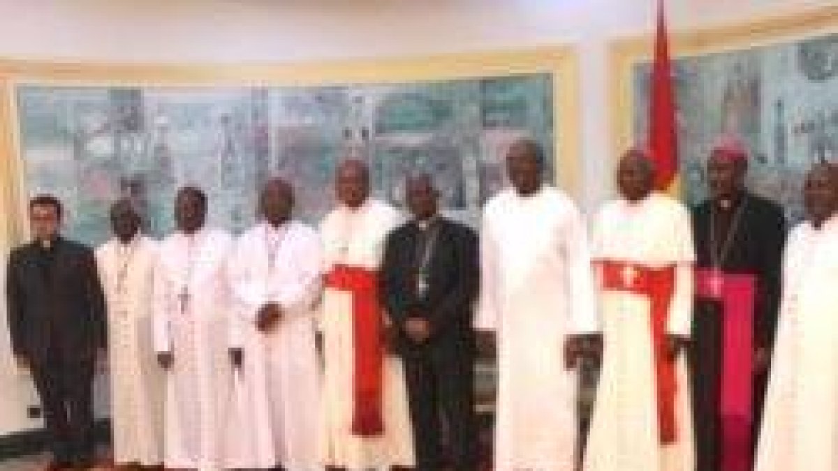 Los obispos de la coordinación estable de las Conferencias episcopales de la zona posan en Uagadougou, en Burkina Faso