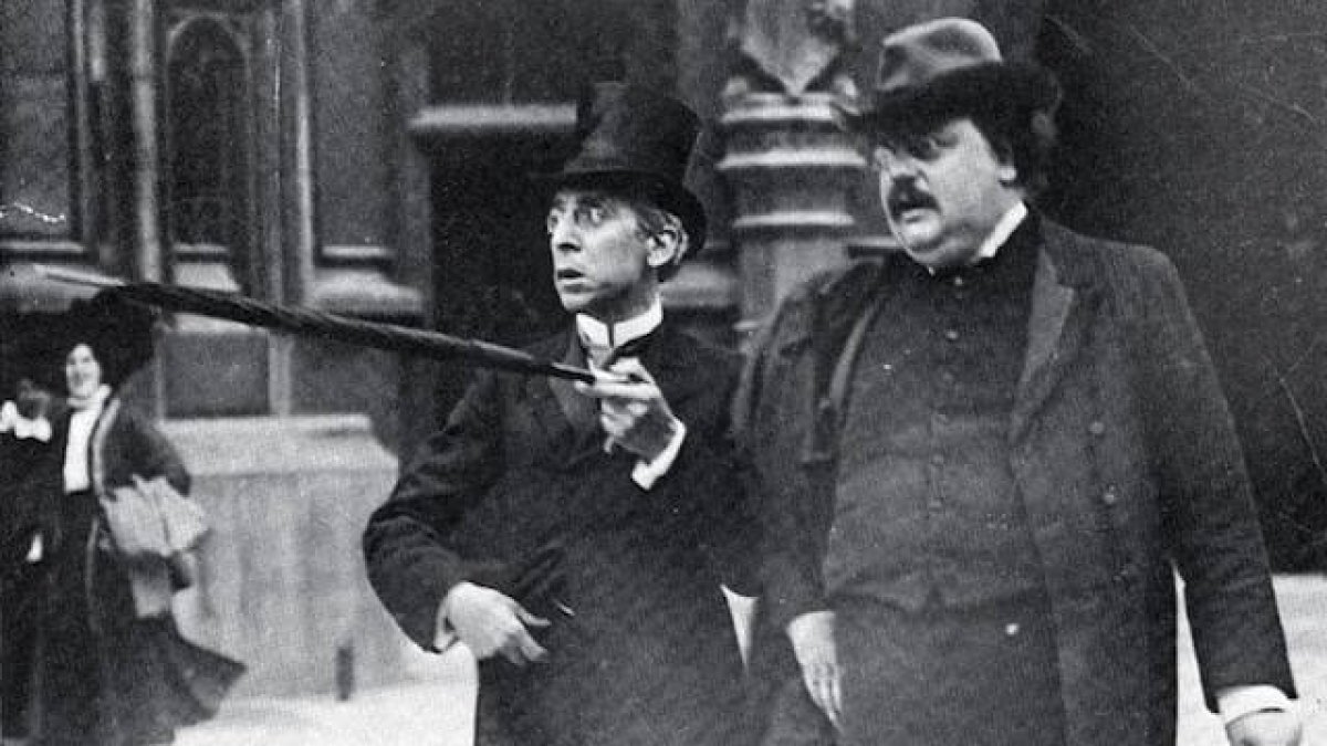 Chesterton sale del Parlamento junto al escritor judío y sionista Israel Zangwill, con quien mantenía una buena relación.