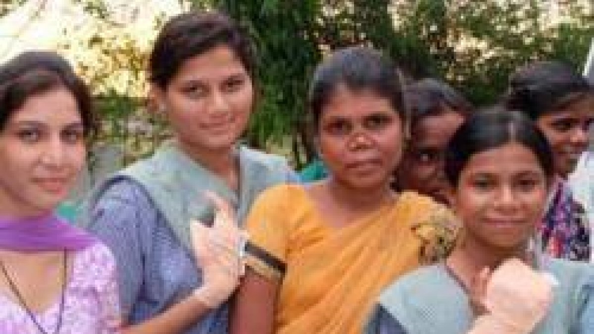 Muchachas con lepra en la India, el país con más enfermos... la detección precoz es muy importante