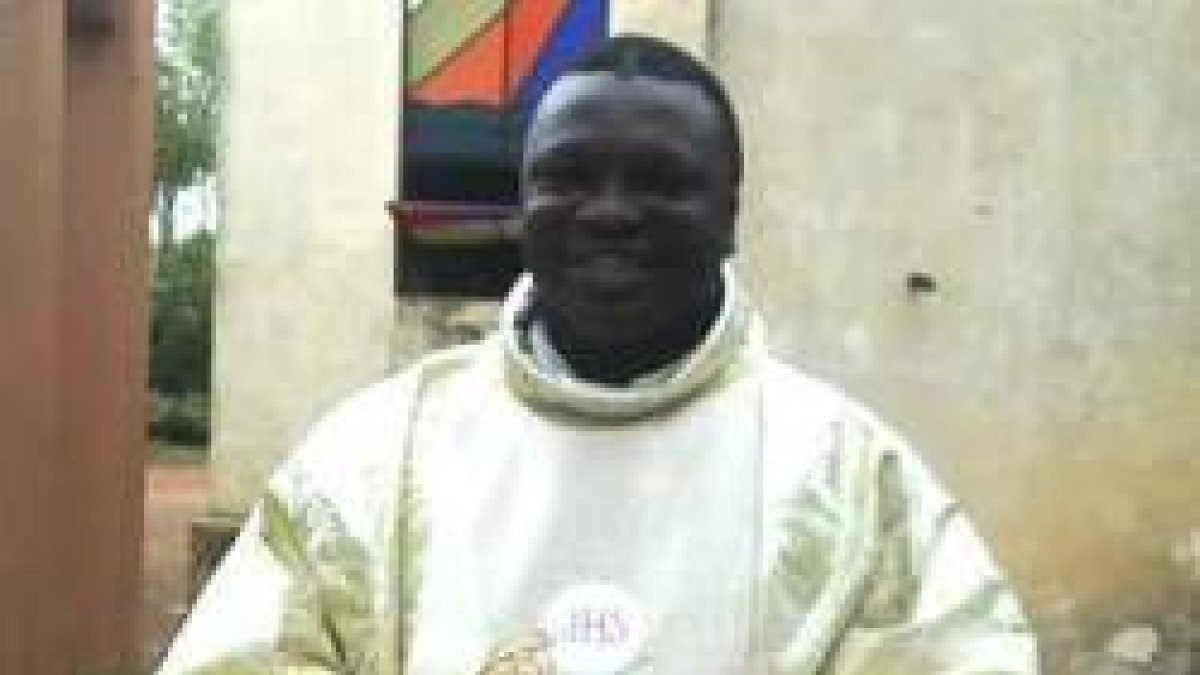 Joel Yougbaré es un sacerdote local de Burkina Faso que lleva desaparecido ya una semana, probablemente secuestrado por yihadistas