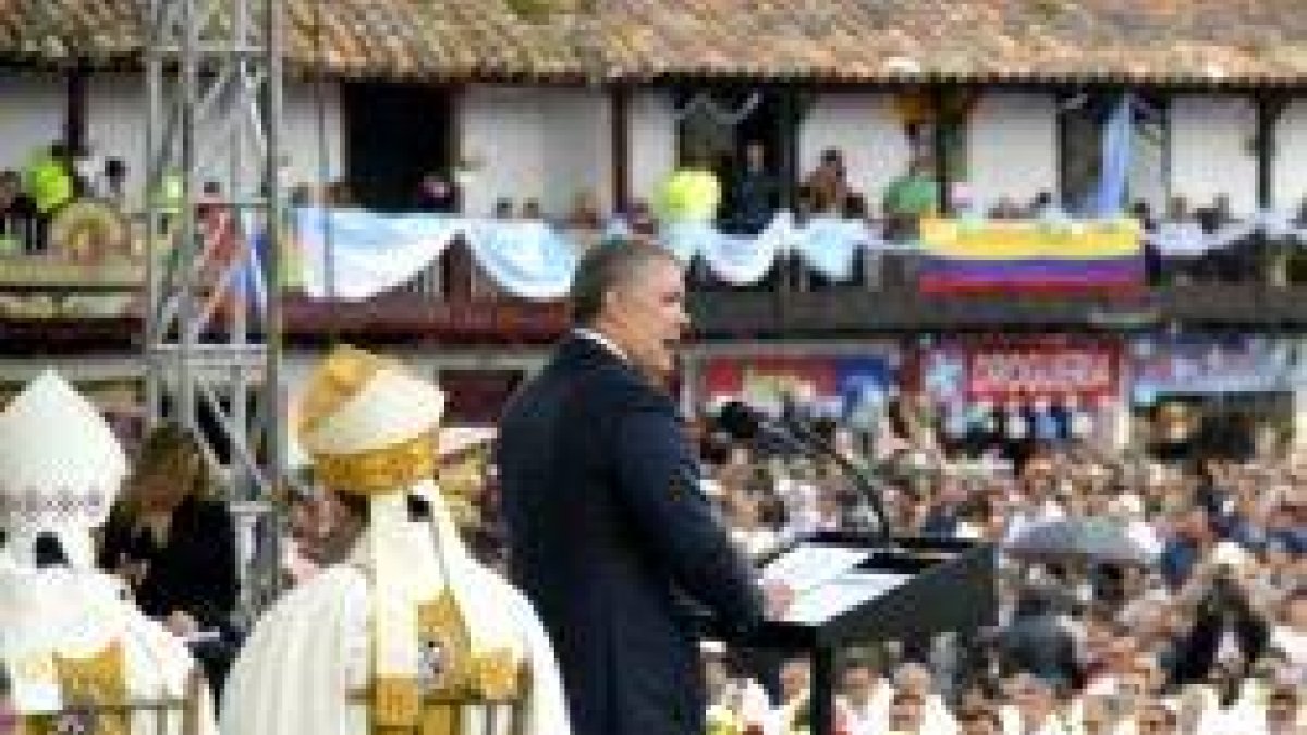 Iván Duque en el acto del centenario de coronación de la Virgen de Chiquinquirá como Reina de Colombia