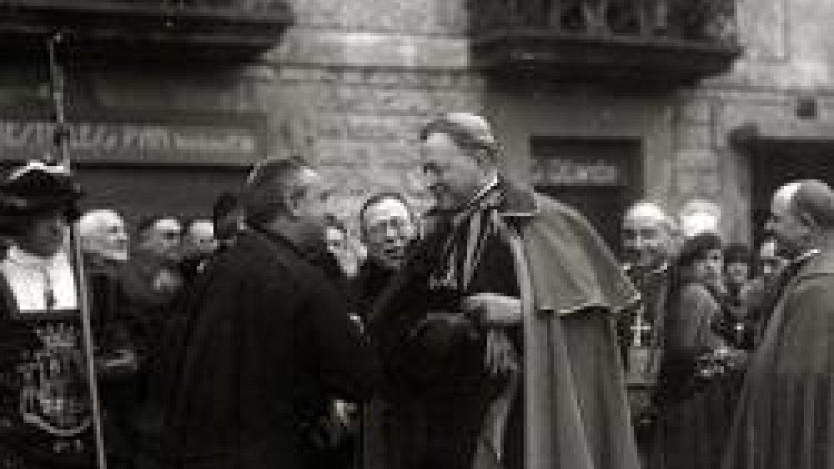 El nuncio Tedeschini en una visita a Irún en 1929 /kutxa Fototeka
