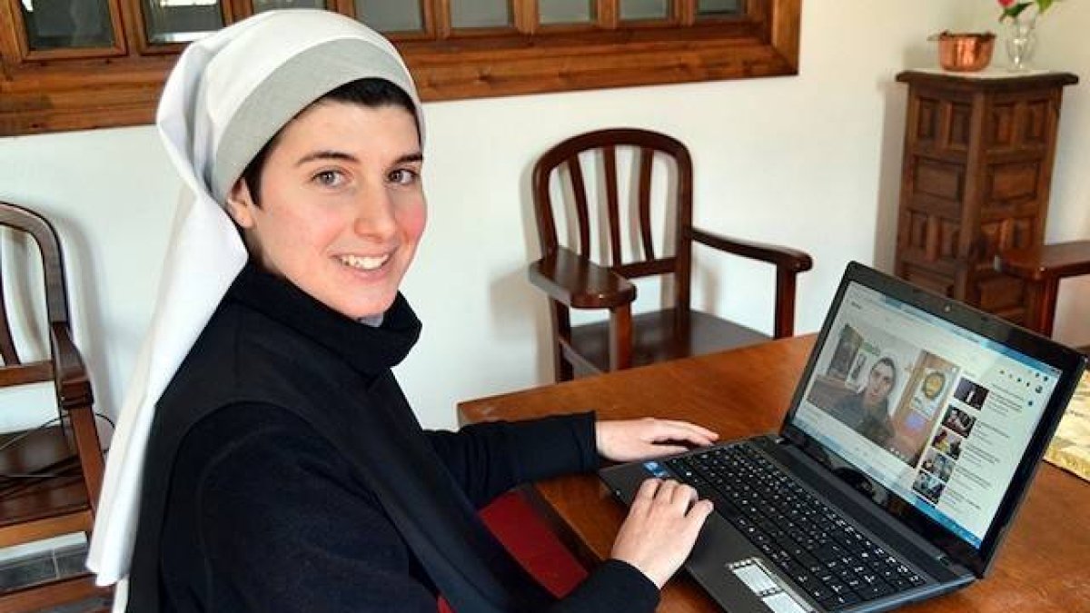 La hermana Marta va a empezar a subir en Youtube vídeos evangelizadores. Foto: Sahagún Digital.