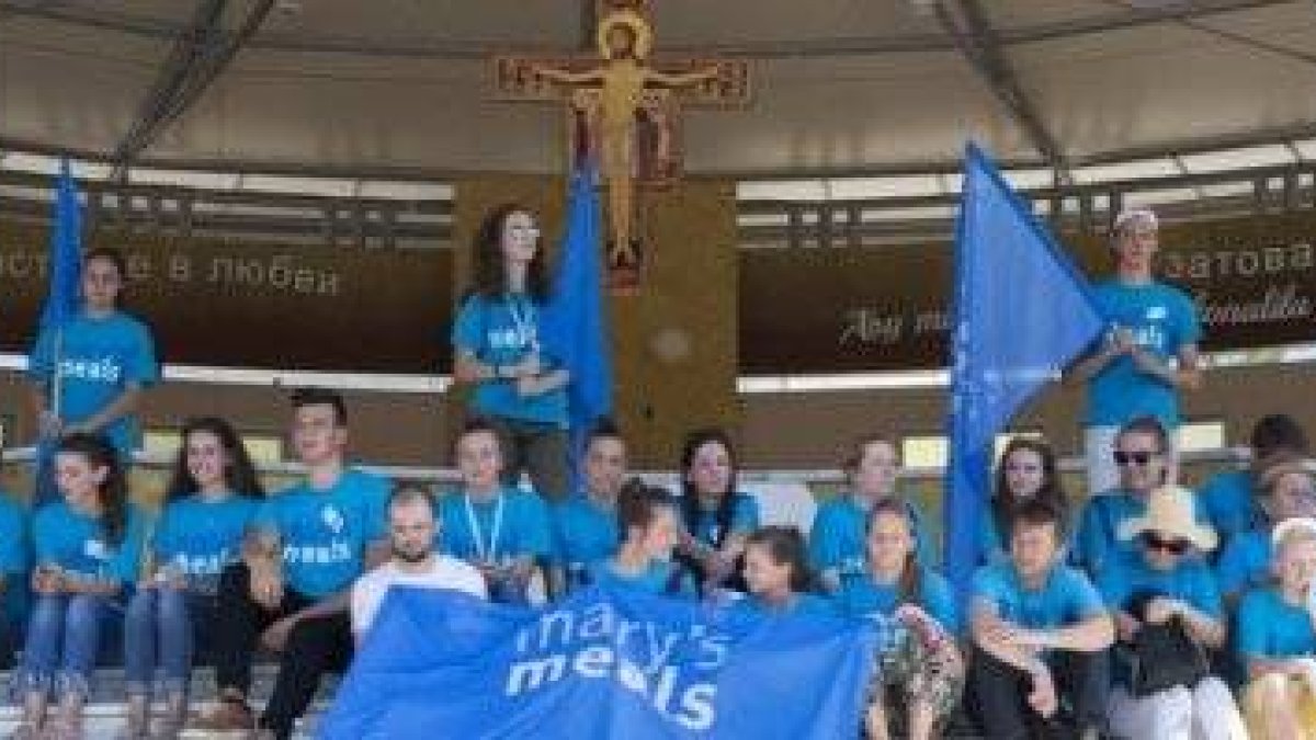 Jóvenes voluntarios de Mary's Meals en el festival de la juventud de Medjugorje