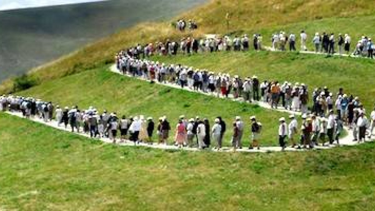 Peregrinos en el santuario de La Salette.