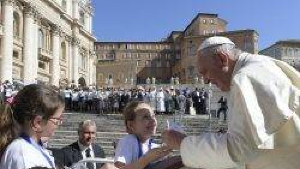 El Papa señaló el estilo de vida de la iglesia original de Jerusalén, con su fraternidad cercana y oración perseverante