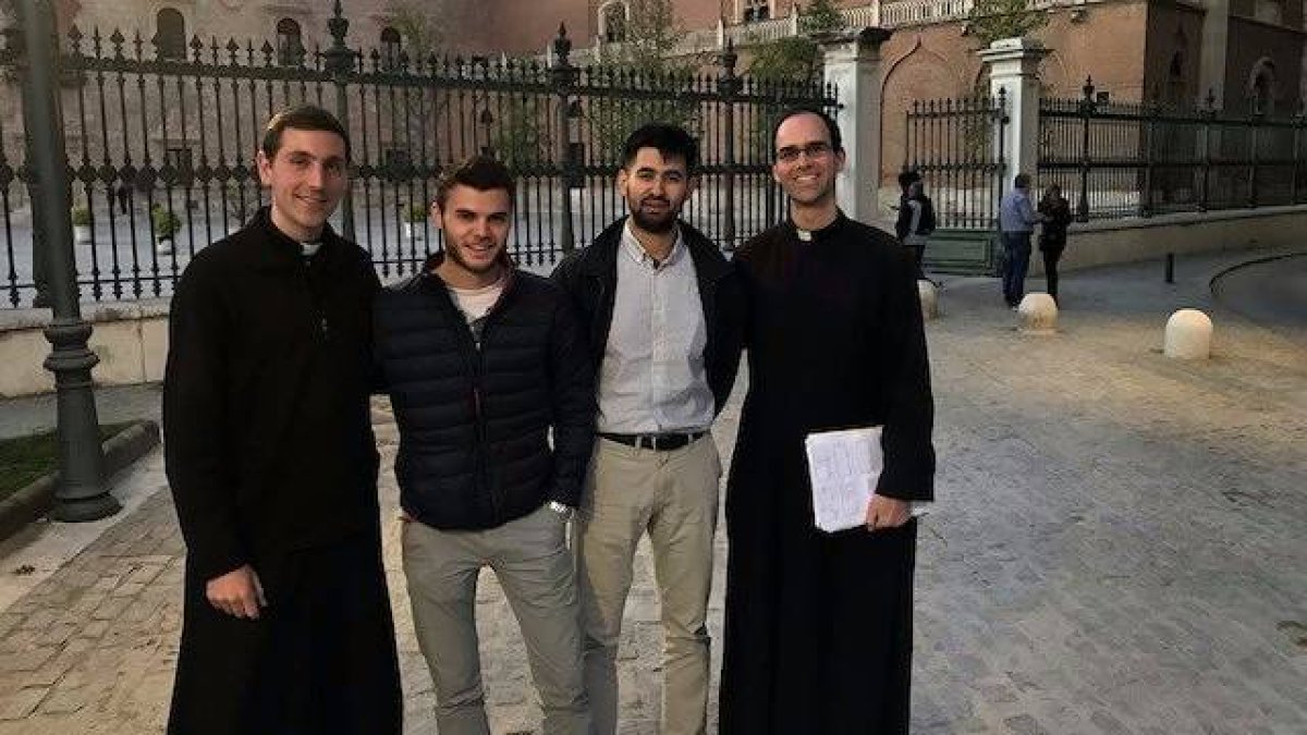 De izquierda a derecha, el hermano Pablo Fernández, Gunter Rauer, Álvaro Saurina y el hermano Brian Jackson.