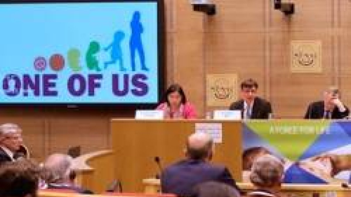 One of Us en la presentación de su plataforma cultural, en París... intelectuales y entidades se van sumando a ella